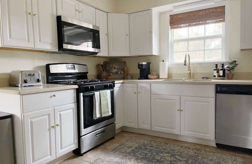 Whitemarsh Island House | Savannah pet-friendly house near beach & downtown