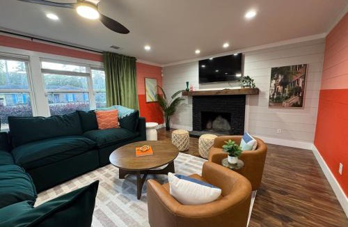Isle of Hope Historic District House | Savannah Retreat|Htd Pool|Pickleball|Hot tb|Golf