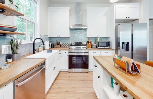 Midtown House | Savannah Retreat | Private Spa | 6 min to Downtown