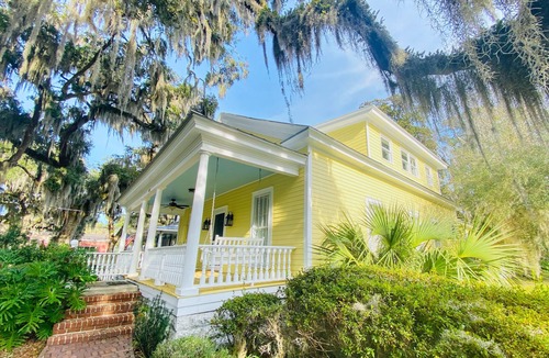 Isle of Hope Historic District Cottage | Savannah Slumbers Cottage - circa 1900 FIVE Bedroom on Savannah’s Isle of Hope
