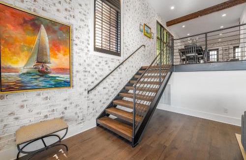 Hitch Village - Fred Wessels Homes House | Savannah Sunrise by Lucky Savannah