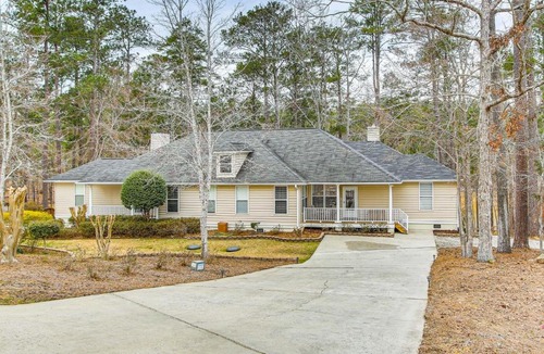 McCormick House | Scenic Water Views: Lakefront Home in McCormick!