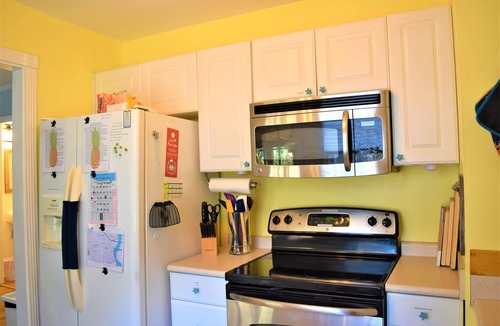 Thunderbolt Cottage | Screened Patio, Fenced Yard, & Pet Friendly!