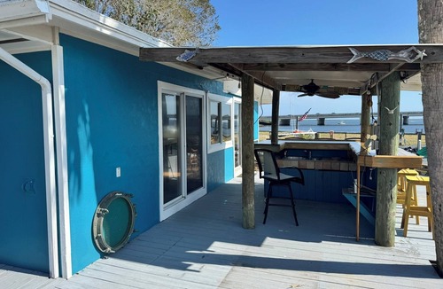Bay Crest Villa House | Sea Glass Cottage on the river.