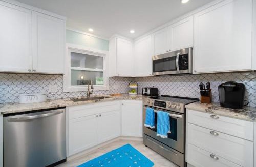 Jacksonville Beach House | Sea Grape Villa - Pool Ping Pong