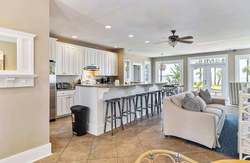 Melrose on the Beach House | Sea Horse Cottage-2BDR OF Stand-Alone w/Golf Cart