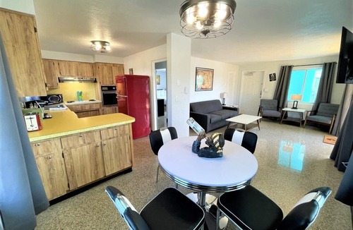 Treasure Island Hotel | Sea Jay Motel & Marina