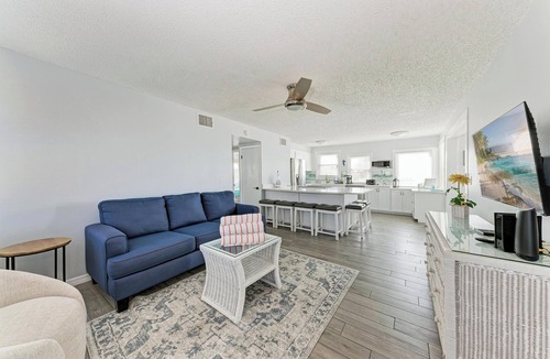 Ilexhurst House | Sea La Vie - DIRECT BEACH FRONT - by Island Real Estate Vacations