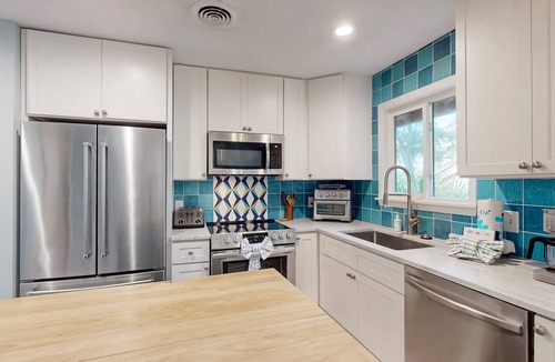 Lawton Woods House | Sea Pines Home with firepit, deck and close to Lawton Stables