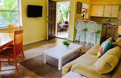 Central Beach Hotel | Sea Turtle Inn