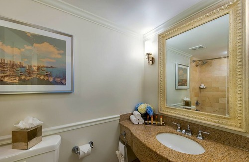 Daytona Beach Shores Hotel | Seafront King Balc | The Shores | Ocean balcony, yoga, firepits