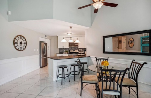 Isla del Sol Condo | Seaside condo with pool, hot tub, close to beaches, WiFi, AC, washer/dryer