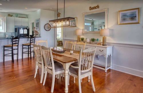 Melrose on the Beach House | Seaside Cottage 2BDR Oceanfront with Golf Cart