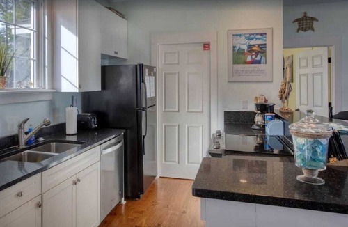 Melrose on the Beach House | Seaside Cottage 2BDR Oceanfront with Golf Cart