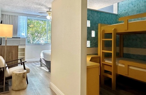 Pinellas Point Hotel | Seaside Retreat Near St Petersburg, Pet-friendly, Onsite Pool, Private Beach!