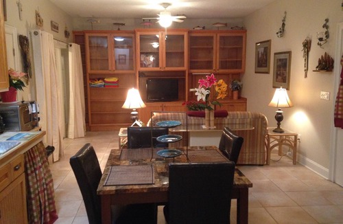 Riverside Estates Apartment | Seasonal rental in Vero Beach, steps to Indian River Lagoon - Jungle Trail!