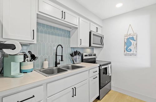 Isles of Capri House | Seasonal Waterfront Retreat – 2 Bedroom Duplex on the Isles of Capri