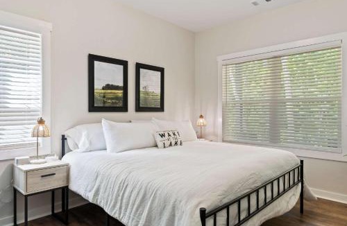 Westminster House | Secluded 3BR Cabin Lake Access & Resort Perks