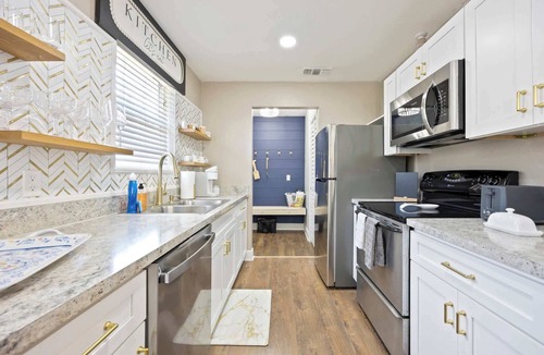 Tropic House | Secluded 4BR Bungalow w/Amazing Outdoor Space