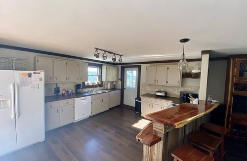 Pickens Cabin | Secluded cabin 365° views pet friendly fire pits #1 place to enjoy fall foliage