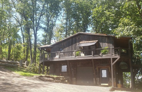 Pickens Cabin | Secluded cabin 365° views pet friendly fire pits #1 place to enjoy fall foliage