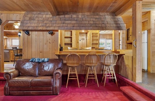Skippers House | Secluded Nature Retreat w/Trails, Fire Pit, Ping-Pong, Foosball, Games!