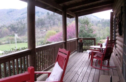 Cullowhee Cabin | Secluded Pet-Friendly Log Cabin near Asheville, North Carolina