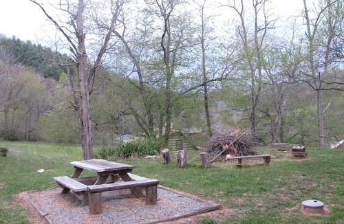 Cullowhee Cabin | Secluded Pet-Friendly Log Cabin near Asheville, North Carolina