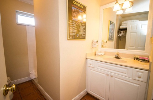 Bradenton Beach Hotel | Second-Floor Island Room with Breezy Views