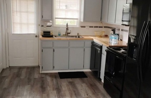 Orangeburg Apartment | Second Home Apartment, Close to Everything