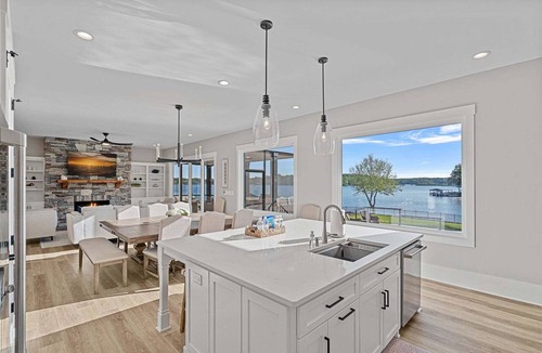 Terrell House | Sensational Sunsets by SoCharm | *Brand NEW* Luxury Home w/Pool/Hot Tub and Expansive Views