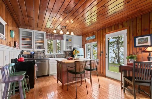 Bow Cottage | September-Fall dates still open. Awesome views, close to great food & fun hikes!