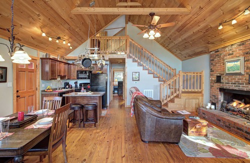Penrose Cabin | Serenade Cove: Now listed through Carolina Mornings! See VRBO 4455448.