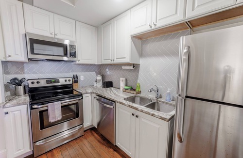 Dixon Park Condo | Serene 2-bedroom condo steps from Forsyth Park in charming Savannah