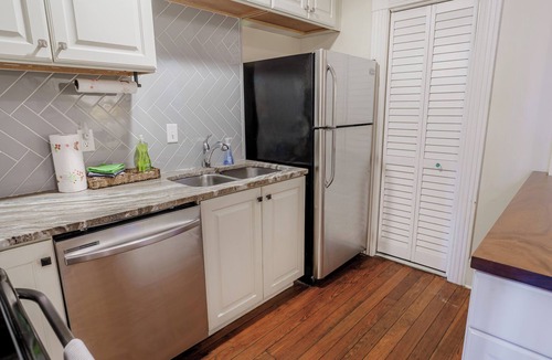 Dixon Park Condo | Serene 2-bedroom condo steps from Forsyth Park in charming Savannah