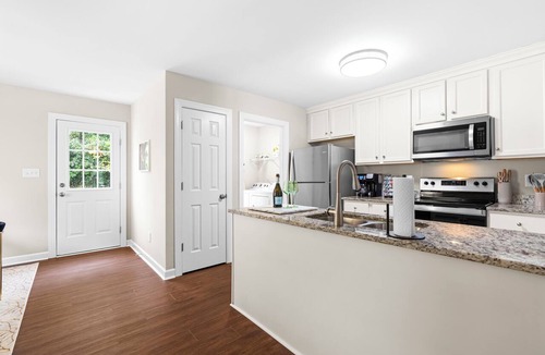 Northwest Raleigh House | Serene 3-bedroom house with AC in charming Raleigh
