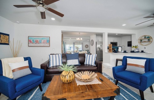 Jacksonville Beach House | Serene Abode w/3BR~2 mi to Ocean~5 mi to Mayo~Fenced Yard
