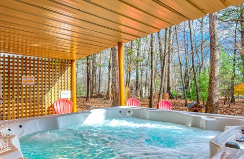 Royal Pines House | Serene home with private hot tub, Ping Pong, washer/dryer, firepit & central AC