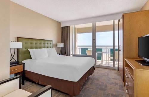 Northeast Virginia Beach Hotel | Serene Oceanfront Retreat in 4 Rooms with Full Kitchen & Outdoor Pool Fun