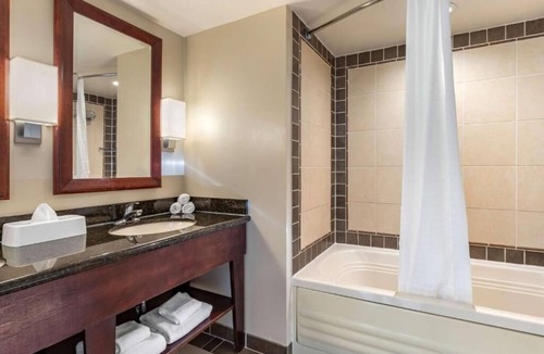 Northeast Virginia Beach Hotel | Serene Oceanfront Retreat in 4 Rooms with Full Kitchen & Outdoor Pool Fun