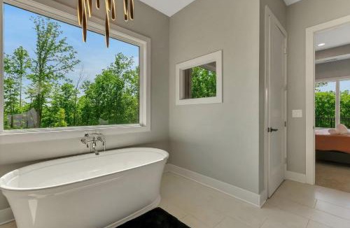 West Union House | Serene SC Getaway w Views Firepit Sleeps 8