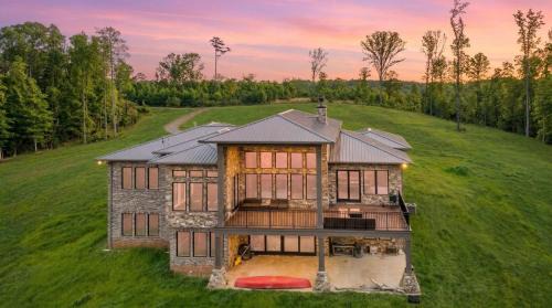 West Union House | Serene SC Getaway w Views Firepit Sleeps 8