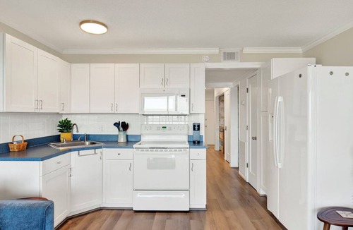 Tybee Island Condo | Serene Tybee Retreat with Ocean Views | Heated Pool Access