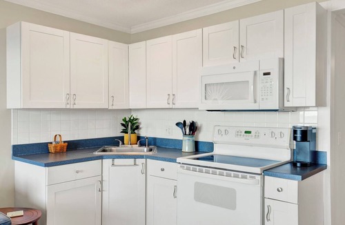 Tybee Island Condo | Serene Tybee Retreat with Ocean Views | Heated Pool Access