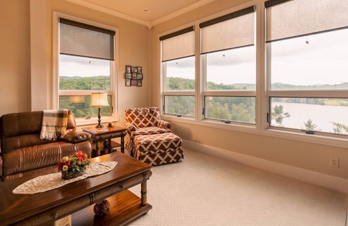 Glenville Villa | SERENITY BY THE LAKE VILLA