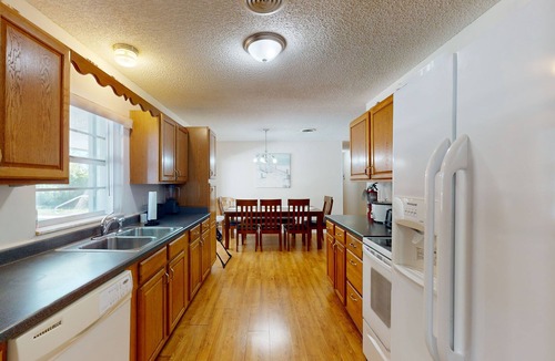 Vero Beach South House | Serenity House — Sunny Private Pool Escape, Dog-Friendly with BBQ Grill & Enclosed Yard 🌞