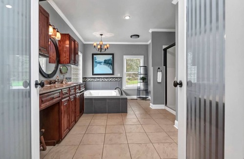 Gilbert House | Serenity Lakehouse + Guest House