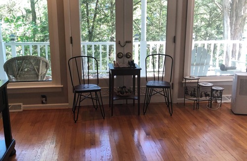 Baxter House | Serenity on Center Hill. Lakeview or Walk down to the lake .