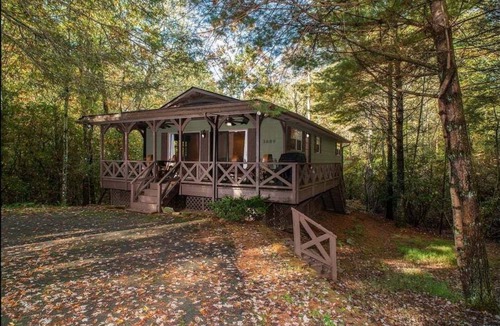 Brevard House | Shady Creek Cabin in Connestee Falls with stream