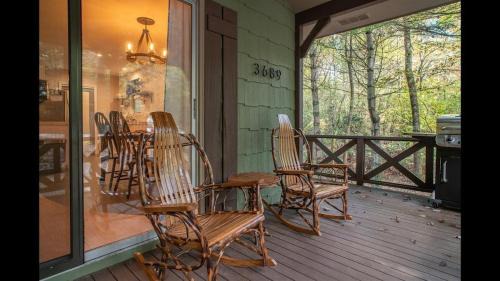 Brevard House | Shady Creek Cabin · Shady Creek Cabin in Connestee Falls with s